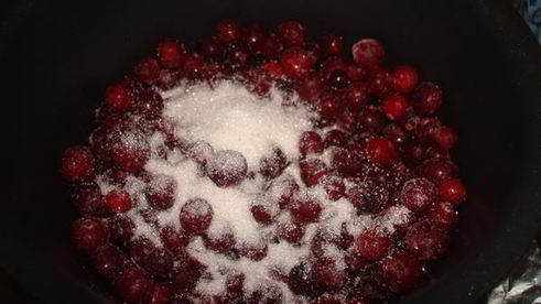 индейка маринованная с клюквенным соусом