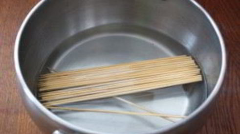 индейка с ананасами на шпажках