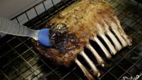 каре ягненка на гриле