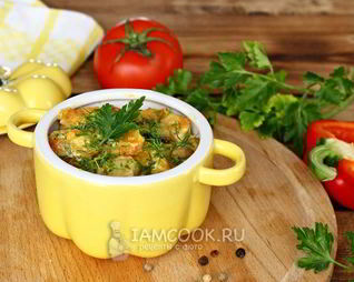 Куриное филе с овощами и грибами