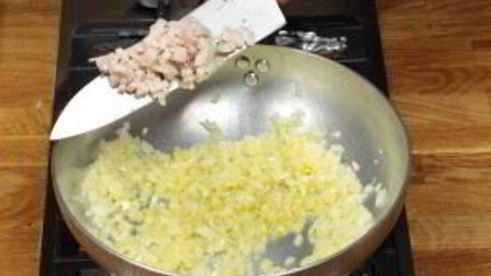 курица, фаршированная крупой