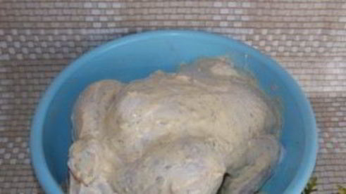 курица, фаршированная яблоками, в духовке