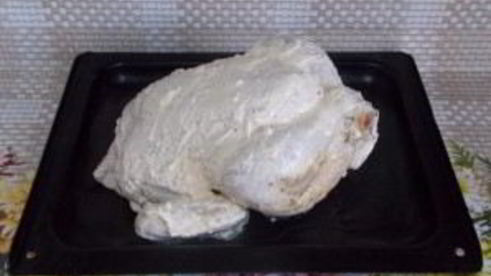 курица, фаршированная яблоками, в духовке