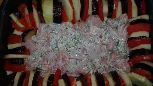 курица, запеченая с овощами