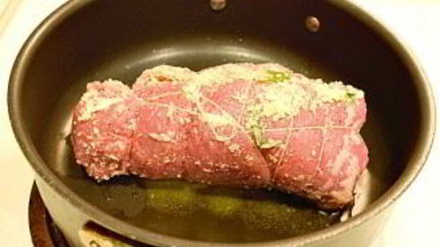 мясо с базиликом в духовке