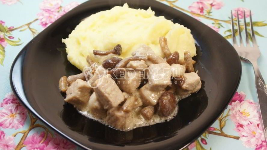 Рецепт мясо с грибами в сметане