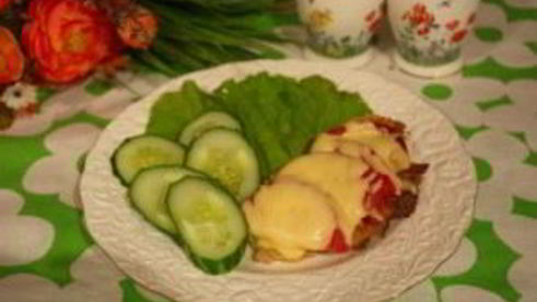отбивные с помидорами и сыром