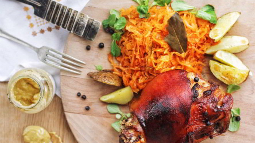 Рецепт свиная рулька с квашеной тушеной капустой под пиво