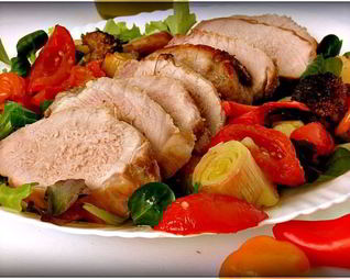 Свинина на подушке из овощей