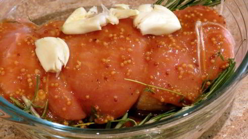 свинина на подушке из овощей