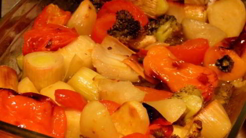 свинина на подушке из овощей