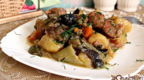свинина тушеная с овощами