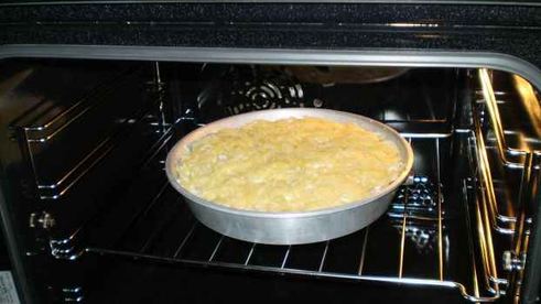 свинина, запеченная с грибами и сыром