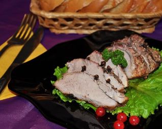 Свинина запеченная в мультиварке