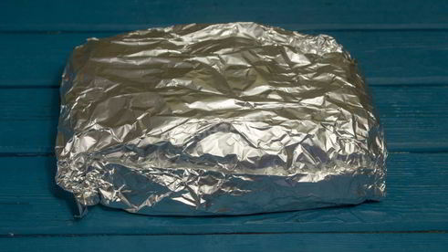 свиной окорок в фольге в духовке