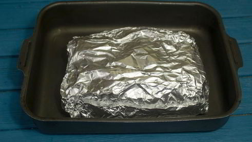 свиной окорок в фольге в духовке