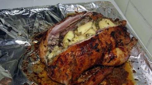 утка с яблоками