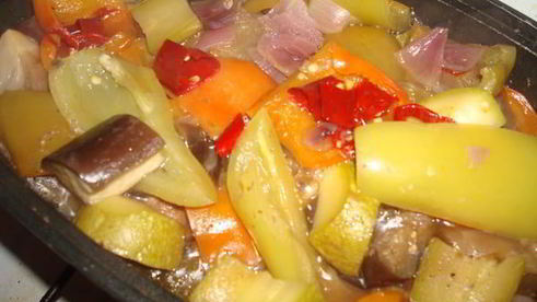 язык свиной тушеный