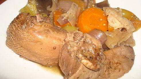 язык свиной тушеный