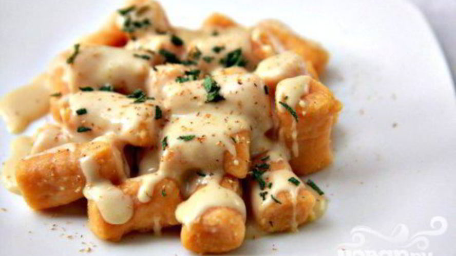 Рецепт ньокки из сладкого картофеля с сырным соусом