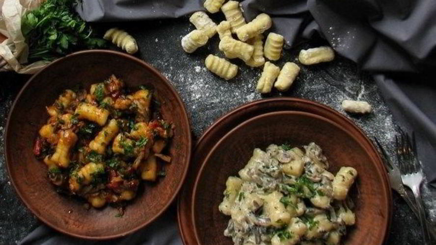 Рецепт ньокки с двумя соусами