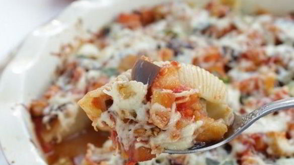 Рецепт Фаршированные конкильони с баклажановым соусом