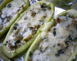 Фаршированные лодочки из кабачков