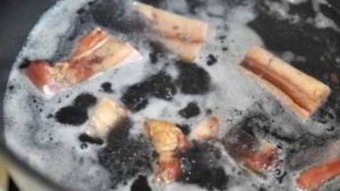 фасоль с копчеными ребрышками