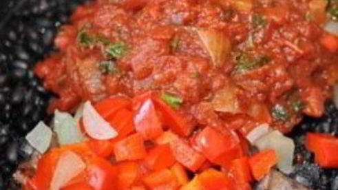 фасоль с копчеными ребрышками