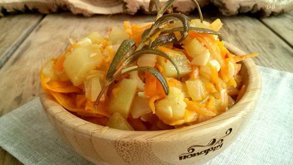 Рецепт Кабачки тушенные с морковью и луком