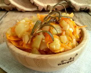 Кабачки тушенные с морковью и луком