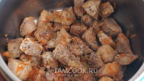 картофель тушеный со свининой и сливками