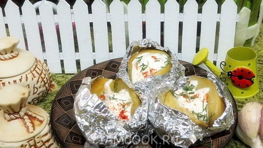 Рецепт картофель, запеченный с салом и луком в фольге