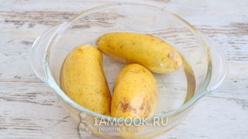 картофель, запеченный в микроволновке