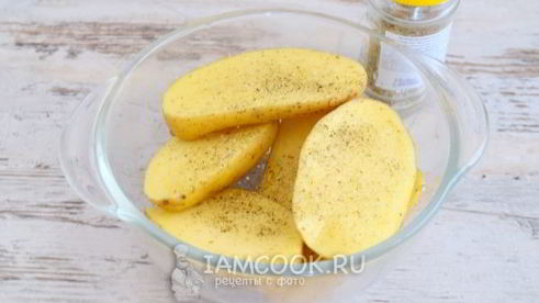 картофель, запеченный в микроволновке