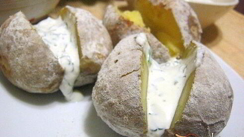 картошка, запеченная в золе