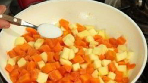 морковь тушеная с яблоками