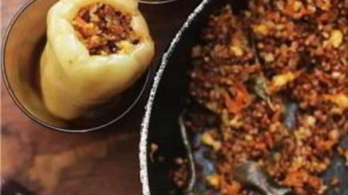 перец, фаршированный сыром и гречкой