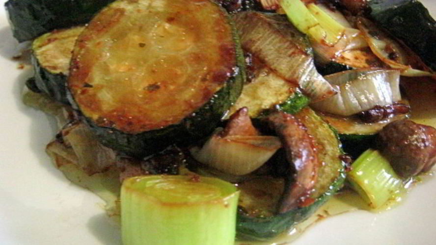 Рецепт цукини, жареные с шампиньонами и пореем