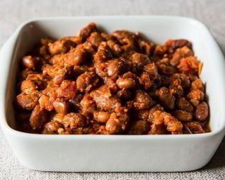 Тушеная фасоль с травами и овощами