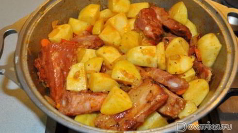 тушеная картошка с копченостями