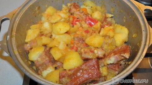 тушеная картошка с копченостями