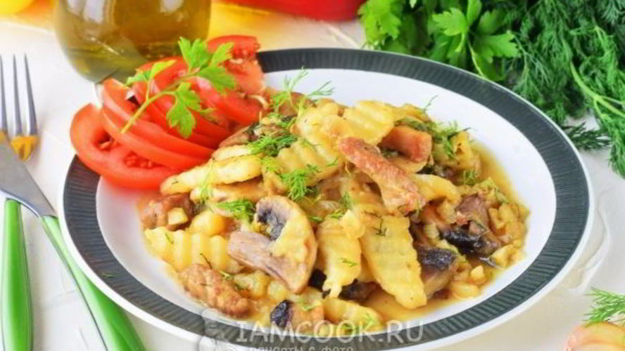 Рецепт тушеная картошка с мясом и грибами