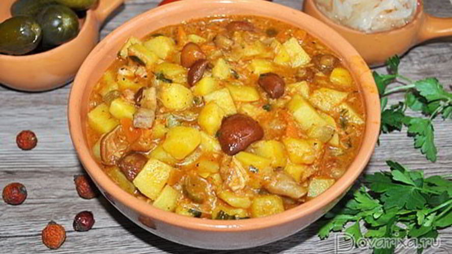 Рецепт тушеная картошка с тушенкой и грибами в мультиварке