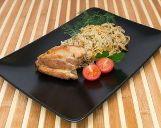 Тушеная квашеная капуста со свиными ребрышками