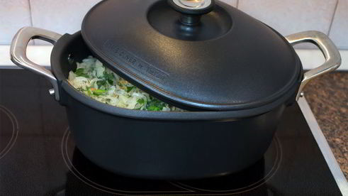 тушеная квашеная капуста со свиными ребрышками