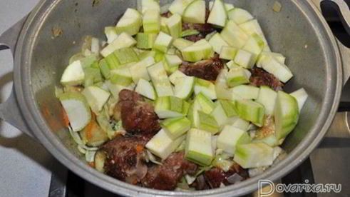 тушеные овощи с копченостями