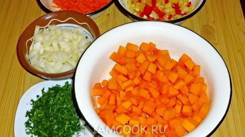 тыква, тушенная со сладким перцем