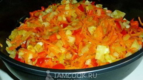 тыква, тушенная со сладким перцем