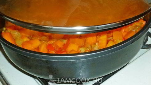 тыква, тушенная со сладким перцем